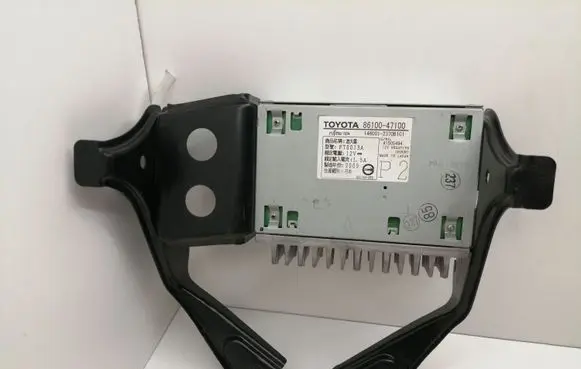 Toyota Prius (XW30) Sound amplifier 8610047100