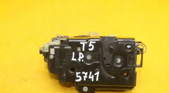 Volkswagen Multivan T5 Front door lock 3B1837015AQ