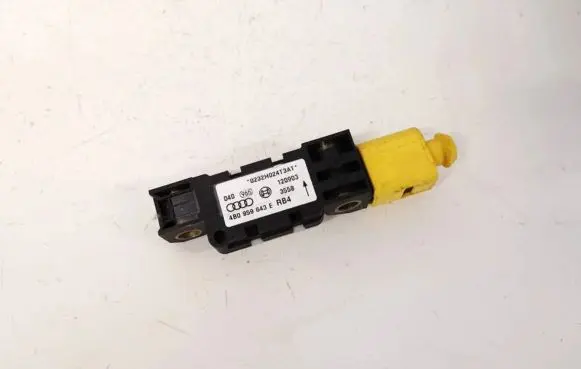Volkswagen Phaeton Airbag deployment crash/impact sensor 4B0959643E