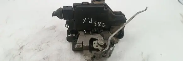 Audi A4 S4 B6 8E 8H Front door lock X1127