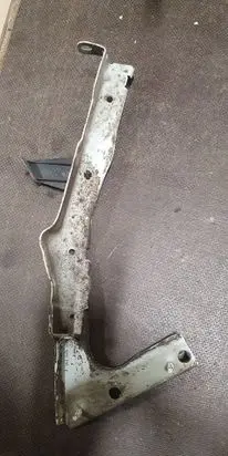Audi A5 Sportback 8TA Fender mounting bracket 8T0821135C