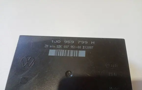 Volkswagen Golf IV Comfort/convenience module 1J0959799H 5DK00795100