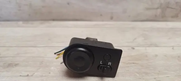 Chevrolet Aveo Wing mirror switch 