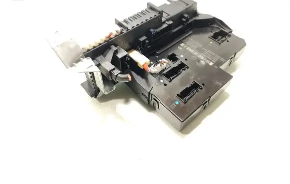 Mercedes-Benz E C207 W207 Fuse module 2049060805