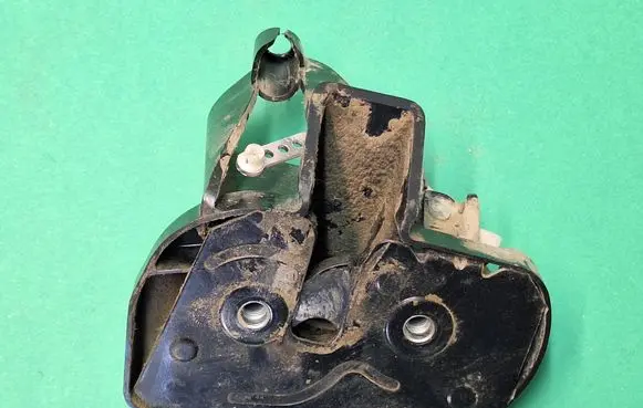 Volkswagen Caddy Sliding door lock 2k0843604