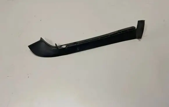 Renault Megane III Fender end trim 638219570R