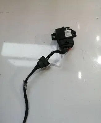 Audi A6 S6 C6 4F Fuel pump relay 4F0906093L 0150152