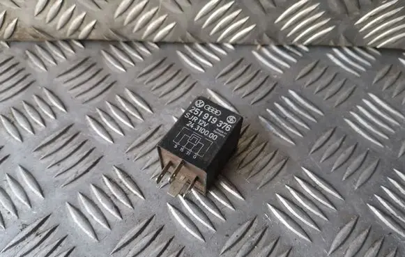 Volkswagen Golf II Other relay 251919376 24310000
