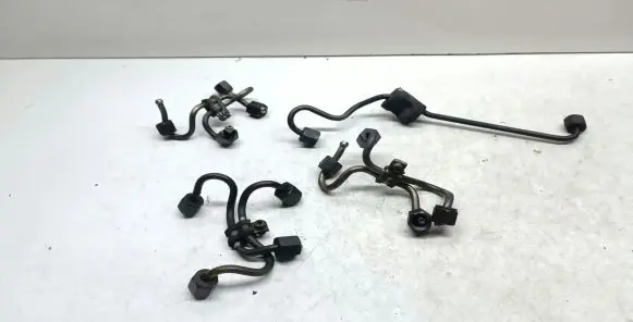 BMW X5 E53 Fuel injector supply line/pipe 
