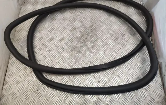 BMW 7 F01 F02 F03 F04 Rubber seal rear door 7179131