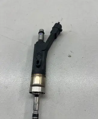 Peugeot 5008 Fuel injector 9810335380 928708