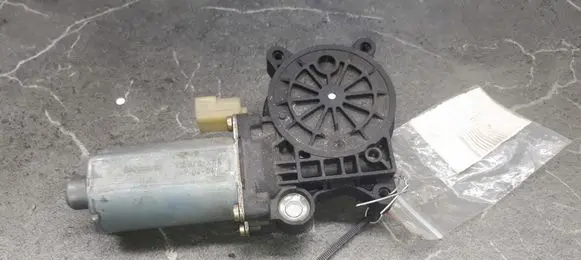 Volvo S60 Rear door window regulator motor 0130821776