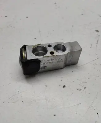 Toyota Corolla E120 E130 Air conditioning (A/C) expansion valve F5002150
