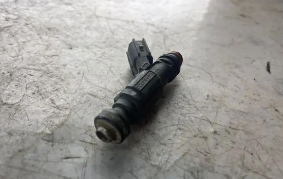 Toyota Corolla E120 E130 Fuel injector 232500d030 0280156019