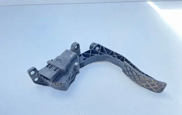Audi A6 S6 C6 4F Accelerator throttle pedal 4F1723523B