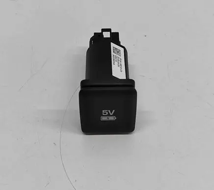 Jaguar I-Pace USB socket connector JPLA19010CA