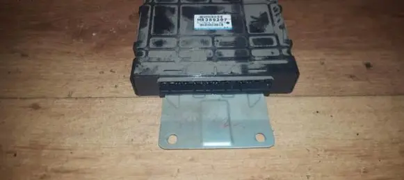 Mitsubishi Colt Engine control unit/module mr389287 g1t19878