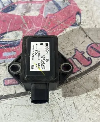 Toyota Avensis T250 ESP acceleration yaw rate sensor 8918302020 0265005297 5015043