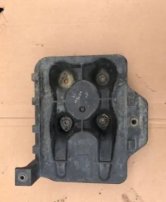 Skoda Octavia Mk1 (1U) Battery tray 1J0804373A