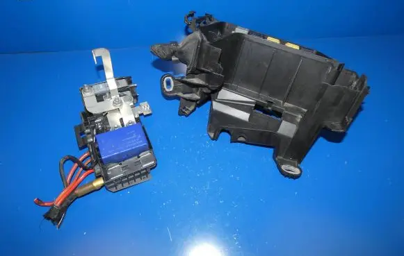 Mercedes-Benz A W176 Fuse box set A2465400024