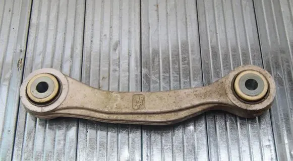 Rear upper control arm/wishbone