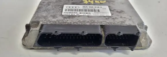 Audi A3 S3 8L Engine control unit/module 06A906019E 5WP432403