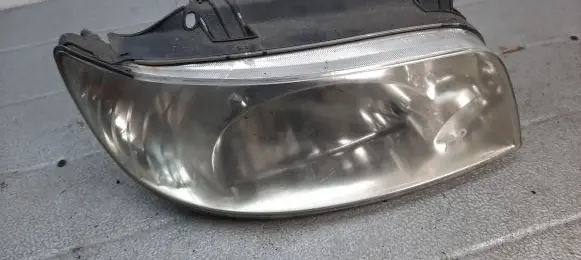Hyundai Matrix Front reflector 