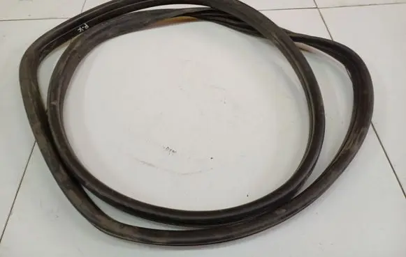 Skoda Fabia Mk2 (5J) Rubber seal front coupe door 