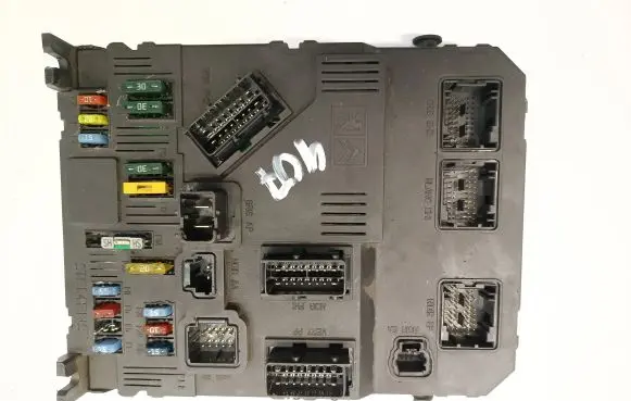 Peugeot 407 Fuse module
