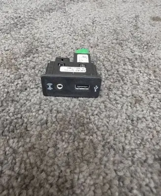 Seat Leon (5F) USB socket connector 5G0035222E 5Q0035724 5Q0035726E
