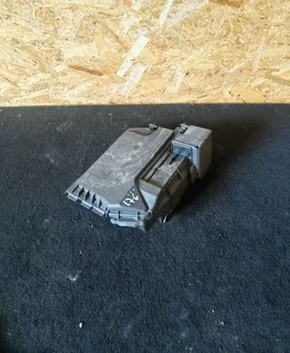 Mercedes-Benz A W176 Fuse box cover A2465400182