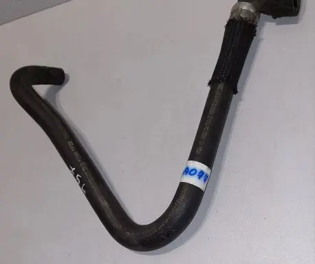 Engine coolant pipe/hose