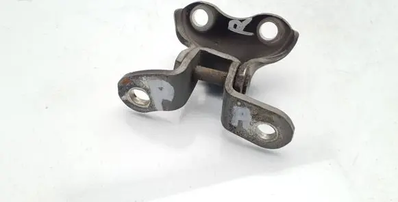 Toyota Auris 150 Front door lower hinge