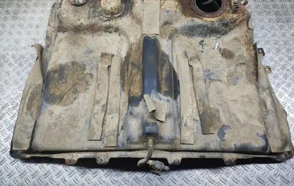 Toyota RAV 4 (XA30) Fuel tank 