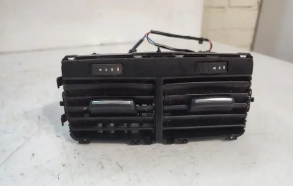 Audi Q7 4L Dash center air vent grill 4L0819203