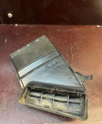Audi A4 S4 B7 8E 8H Air intake duct part 8E0129617D