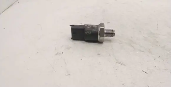 BMW 3 E46 Fuel pressure sensor 0281002405 97022005689