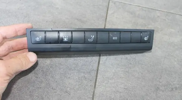 Mercedes-Benz E W212 Seat heating switch A2128209410 33914101 0904050918