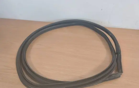 Toyota Yaris Cross Rubber seal rear door 