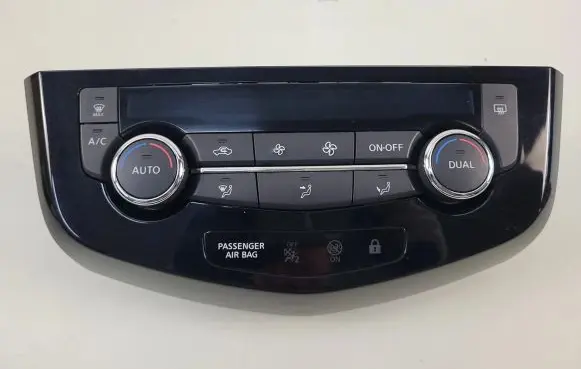Nissan X-Trail T32 Climate control unit 275004EA0A