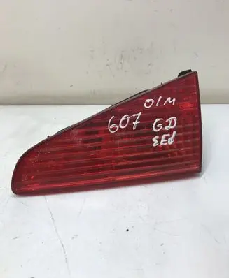 Peugeot 607 Tailgate rear/tail lights