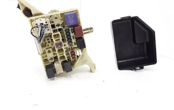 Toyota Yaris Fuse box set