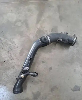 BMW 5 GT F07 Intercooler hose/pipe 7583726 1040193 23557610