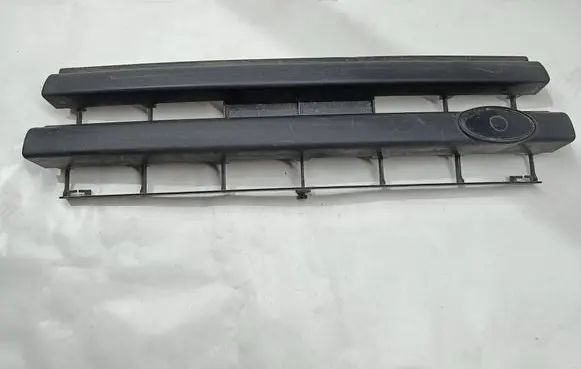 Land Rover Freelander Front grill AWR1496 1496