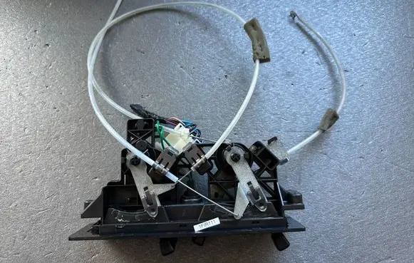 Front wiper linkage and motor