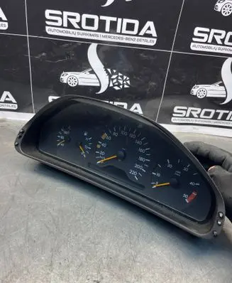 Speedometer (instrument cluster)