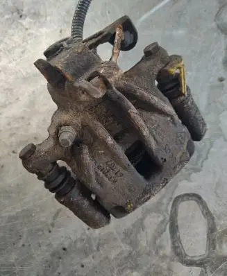 Renault Trafic III (X82) Rear brake caliper