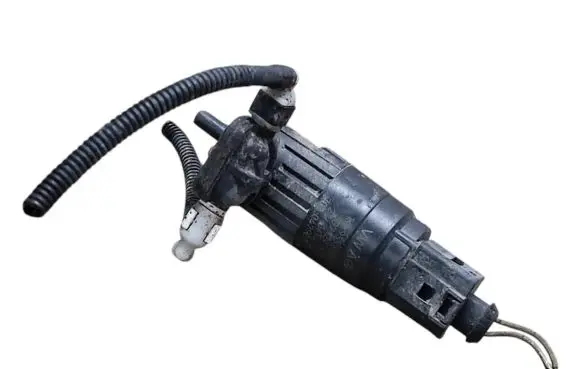 Volkswagen Golf VII Windscreen/windshield washer pump 1K6955651