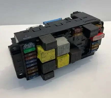 Mercedes-Benz C W203 Fuse module 2035453001 5DK00848552 A2035453001