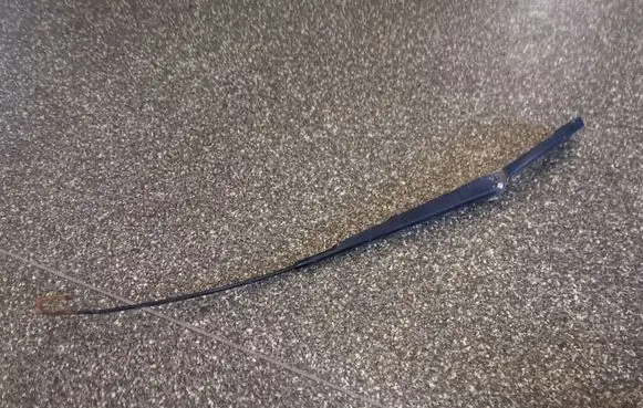 Volkswagen Transporter - Caravelle T5 Front wiper blade arm 7H1955409C